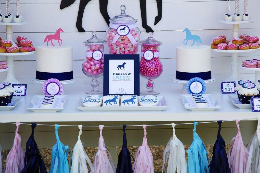 Foto: Reprodução / <a href="http://pizzazzerie.com/parties/childrens-parties/party-feature-pink-preppy-pony-party/" target="_blank">Pizzazzerie</a>