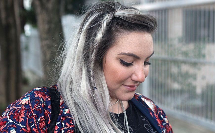 Foto: Reprodução / <a href="http://juromano.com/looks/calca-colorida-plus-size-e-jaqueta-estampada" target="_blank">Ju Romano</a>