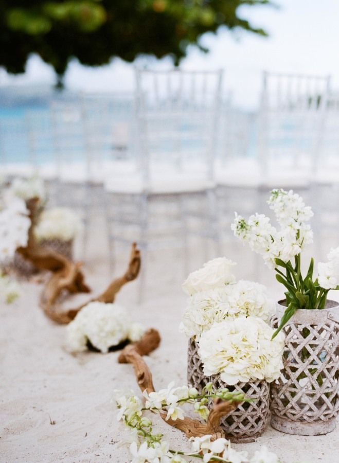 Foto: Reprodução / <a href="http://www.stylemepretty.com/2015/01/24/tropical-and-glamorous-wedding-at-st-thomas-ritz/" target="_blank">Style me pretty</a>