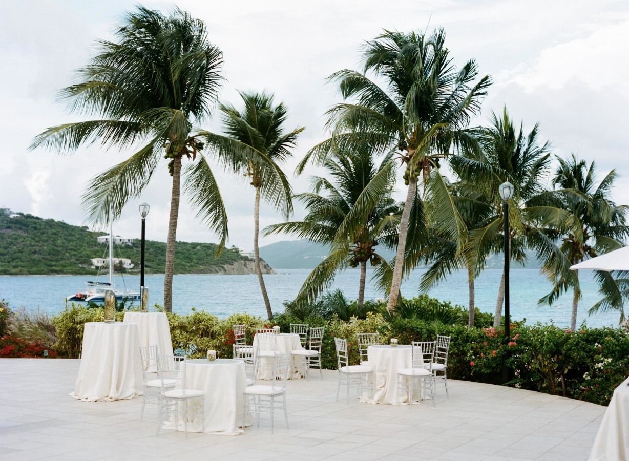 Foto: Reprodução / <a href="http://www.stylemepretty.com/2015/01/24/tropical-and-glamorous-wedding-at-st-thomas-ritz/" target="_blank">Style me pretty</a>