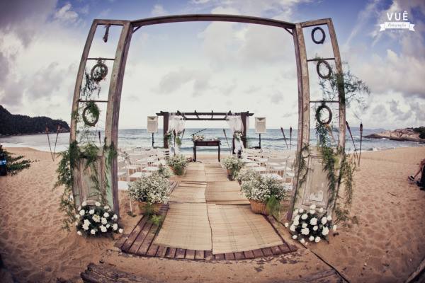 Foto: Reprodução / <a href="https://www.casar.com/casamento-na-praia-fabio-e-elaine-setti/" target="_blank">Casar</a>