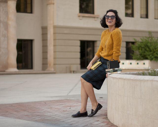 Foto: Reprodução / <a href="http://www.jordanapaige.com/blog/2014/10/how-to-style-a-pencil-skirt-this-fall.html#sthash.cnDB4337.dpbs" target="blank_">Jordana Paige</a>