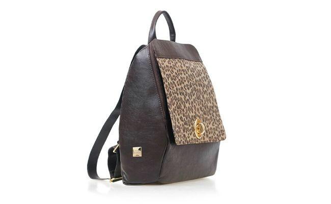 Mochila em couro por R$547 na <a href="https://www.lacibaruffi.com.br/" target="blank_">Laci Baruffi</a>