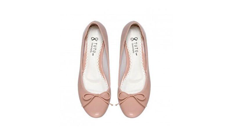Sapatilha bailarina verniz por R$ 165,00 na <a href="http://comprar.tutusapatilhas.com.br/sapatilha-bailarina-verniz-nude-serendipity.html " target="_blank">Tutu Sapatilhas </a>