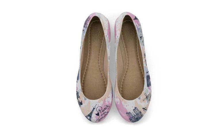 Sapatilha Paris por R$ 119,00 na <a href=" http://loja.estilomenina.com.br/sapatilhas-ilustradas-bico-redondo/sapatilha-ilustrada-paris-estilo-menina/ " target="_blank">Estilo Menina</a>