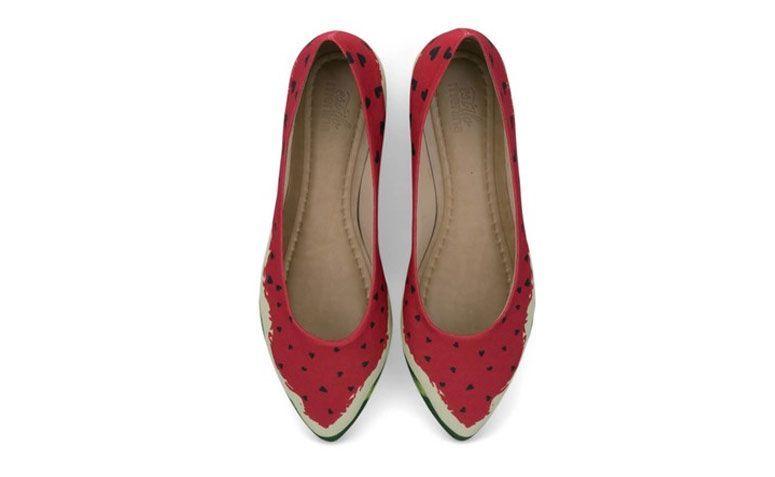 Sapatilha Melancia love por R$ 149,00 na <a href=" http://loja.estilomenina.com.br/sapatilhas-ilustradas-bico-fino/sapatilha-ilustrada-melancia-love-estilo-menina/ " target="_blank">Estilo Menina</a>