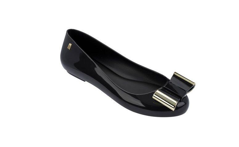 Sapatilha Space love II por R$ 130,00 na <a href="http://lojamelissa.com.br/wanna-be-carioca/space-love-ii " target="_blank">Melissa </a>