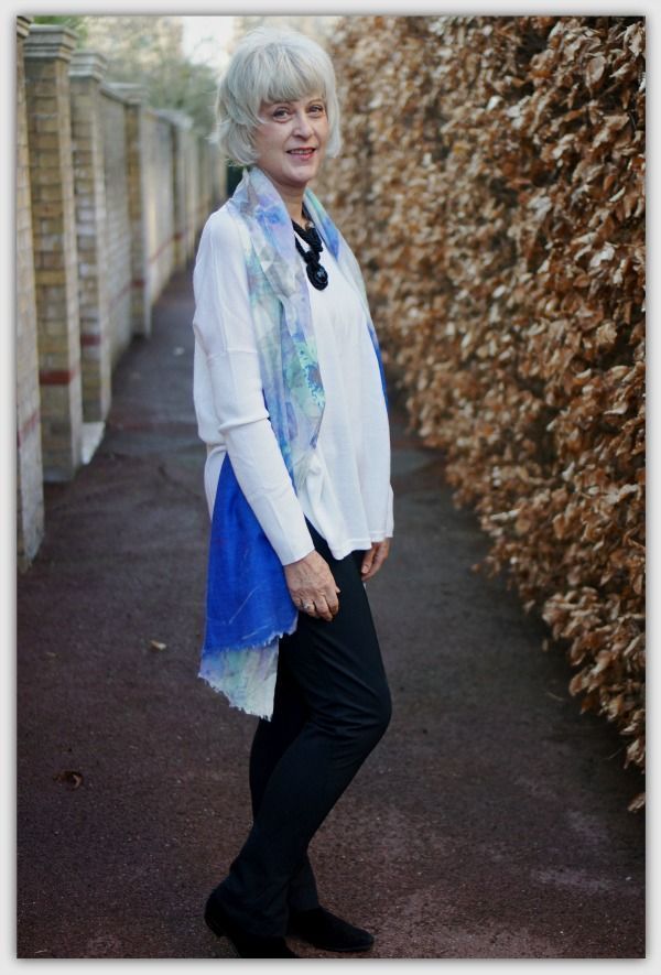 Foto: Reprodução / <a href="http://chicatanyage.com/freshen-up-your-wardrobe-with-cream-and-black/" target="_blank">Chic at Any Age</a>