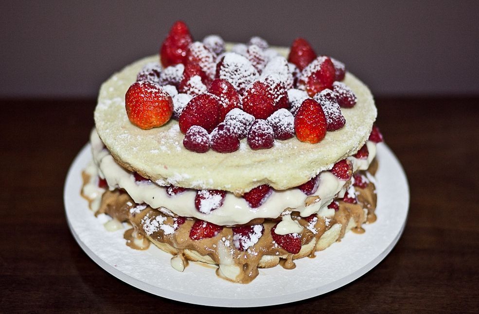Foto: Reprodução / <a href="http://www.blogdacarina.com.br/tag/naked-cake/" target="_blank">Blog da Carina</a>