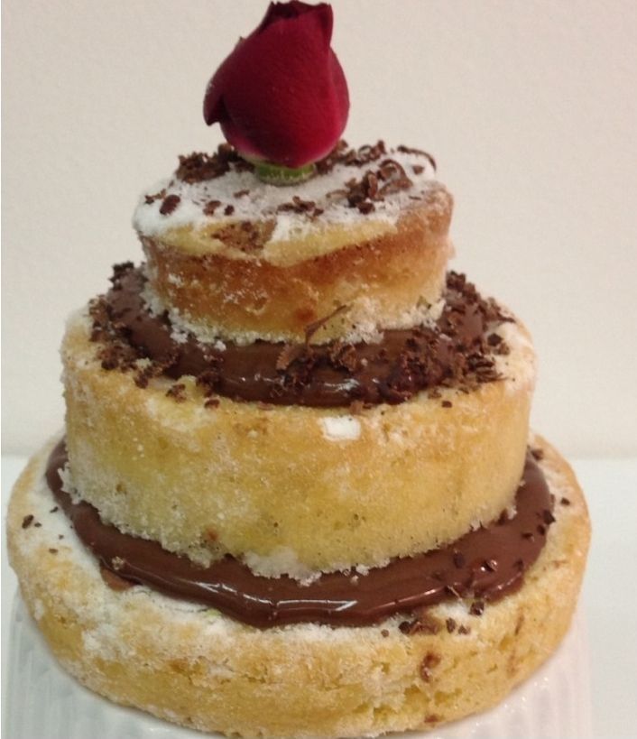 Foto: Reprodução / <a href="http://www.penacozinha.com/mini-naked-cake/" target="_blank">Pé na cozinha</a>