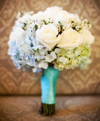 Foto: Reprodução / <a href="http://goingkookies.blogspot.com.br/2013/08/tiffany-blue-or-robin-blue-wedding-theme.html" target="_blank">Going Gookies</a>