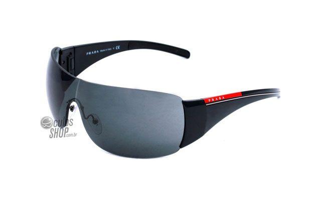 Óculos Prada PS02LS por R$749 na <a href="http://www.oculosshop.com.br/OCULOS/PRADA-PS-02LS-OCULOS-DE-SOL.html#17599/26081" target="_blank">Óculos Shop</a>