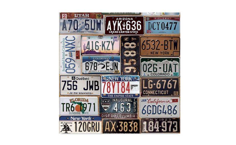 Adesivo decorativo “Old car plates” (rolo) por R$ 59,90 na <a href="http://www.adsiveshop.com.br/adesivo-decorativo-oldcarplates" target="_blank">Adesive Shop</a>