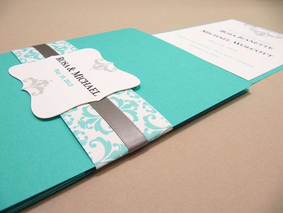 Foto: Reprodução / <a href="https://www.etsy.com/pt/listing/90307722/pocketfold-wedding-invitation-suite?ref=market" target="_blank">Etsy</a>