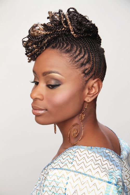 Foto: Reprodução / <a href="http://hairstyllle.com/wp-content/uploads/2014/12/two-strand-twist-natural-hair-styles.jpg" target="_blank">Hairstyllle</a>