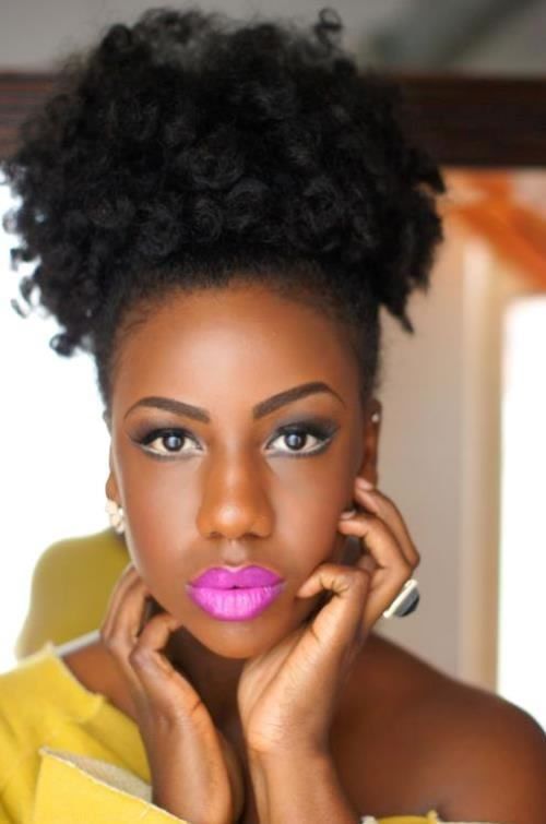 Foto: Reprodução / <a href="http://www.askmamaz.com/wp-content/uploads/2014/02/Natural-Hair-Styles-26.jpg" target="_blank">Ask Mamaz</a>