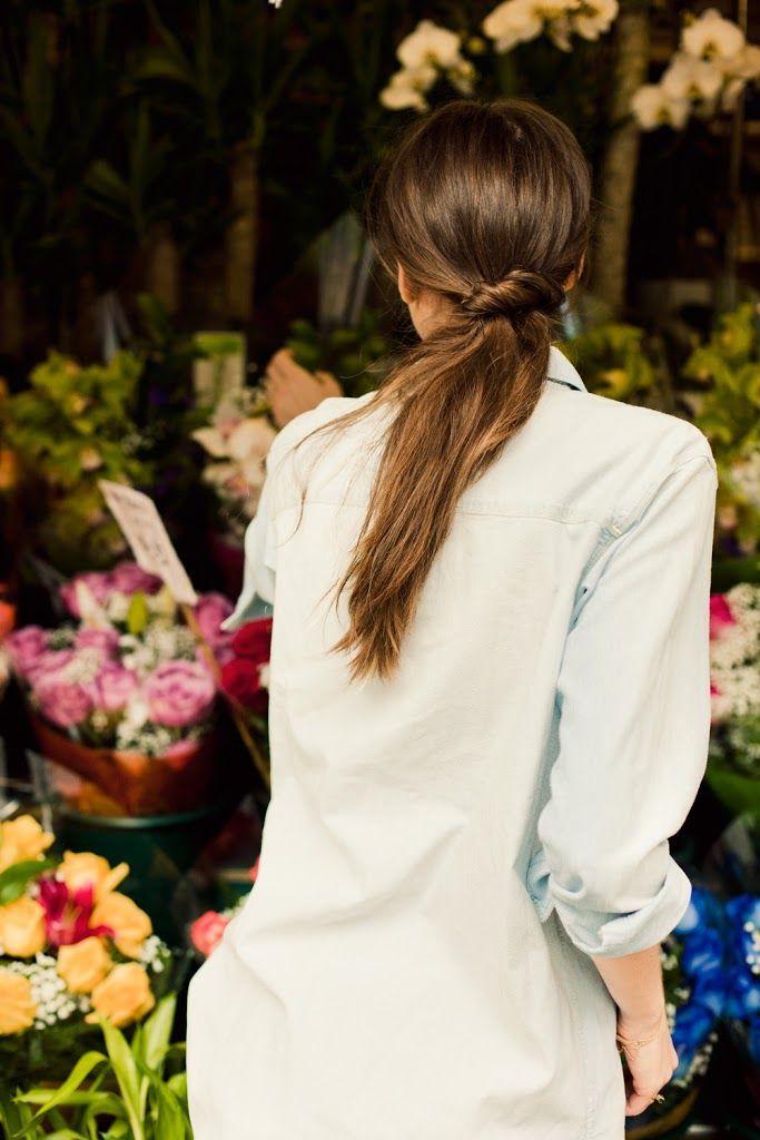 Foto: Reprodução / <a href="http://cupofjo.com/wp-content/uploads/2012/08/side-sweep-ponytail-cupofjo-.jpg" target="_blank">A Cup of Jo</a>