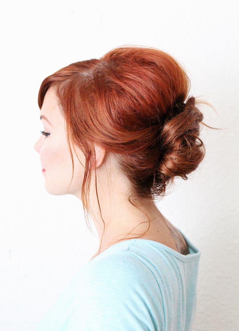 Foto: Reprodução / <a href="http://www.abeautifulmess.com/2014/10/the-everyday-french-twist.html" target="_blank">A Beautiful Mess</a>
