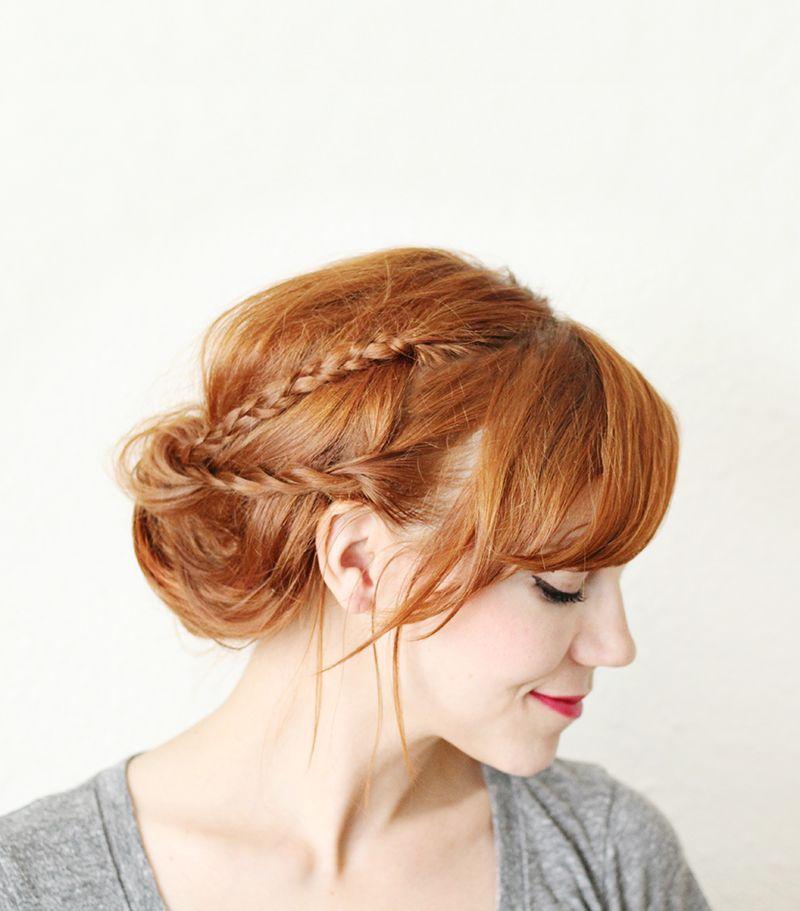 Foto: Reprodução / <a href="http://www.abeautifulmess.com/2013/08/braided-hair-tuck.html7" target="_blank">A Beautiful Mess</a>