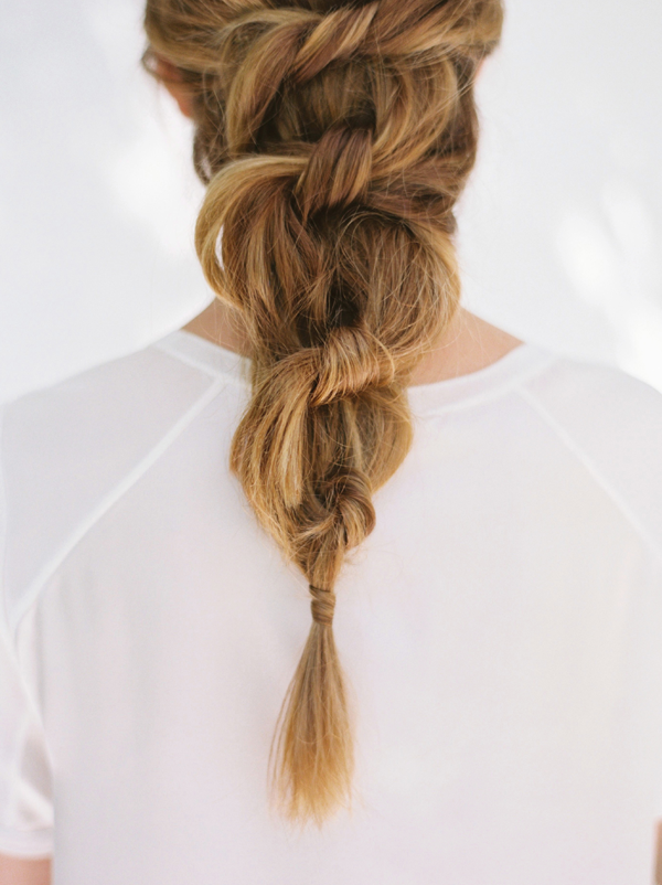 Foto: Reprodução / <a href="http://www.oncewed.com/diy/diy-knot-pony-tail/" target="_blank">Once Wed</a>