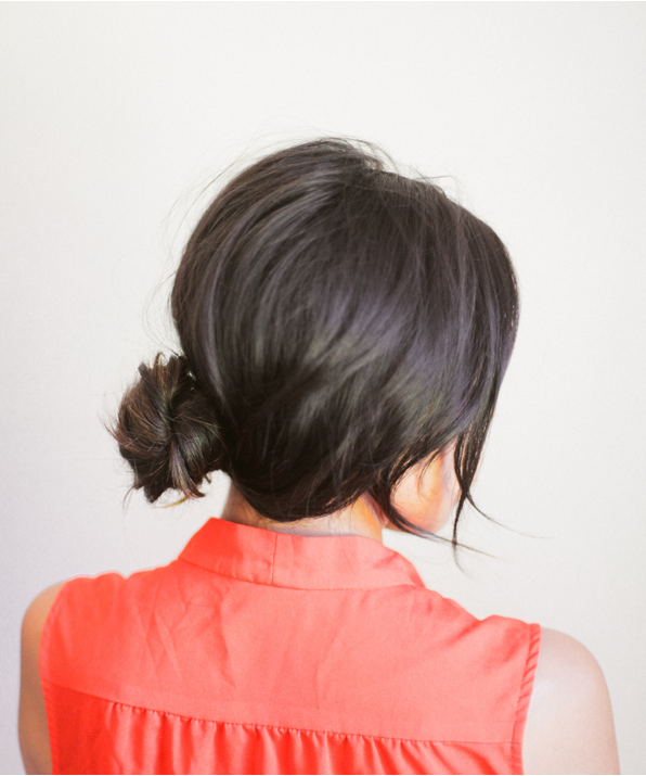 Foto: Reprodução / <a href="http://www.oncewed.com/diy/two-bobby-pin-wedding-updo/" target="_blank">Once Wed</a>