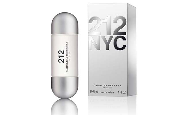 Perfume 212 Carolina Herrera 60ml por R$ 250,00 na <a href="http://www.aazperfumes.com.br/listaprodutos.asp?IDLoja=434&IDProduto=23439&q=perfume-212-de-carolina-herrera-eau-de-toilette-feminino" target="blank_">A a Z Perfumes</a>