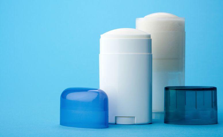 Dar perfume já é complicado porque depende do que a pessoa gosta e a chance de errar é enorme, já optar por um desodorante pode ser considerado o maior desastre na história dos presentes. A não ser que você queira ofender o presenteado, vá em frente!