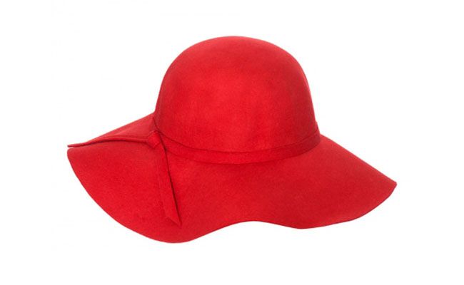 Chapéu Floppy por R$109,90 na <a href="http://amaro.com/chapeu-floppy-boho-1120.aspx/p?sku=1468000512" target="blank_">Amaro</a>