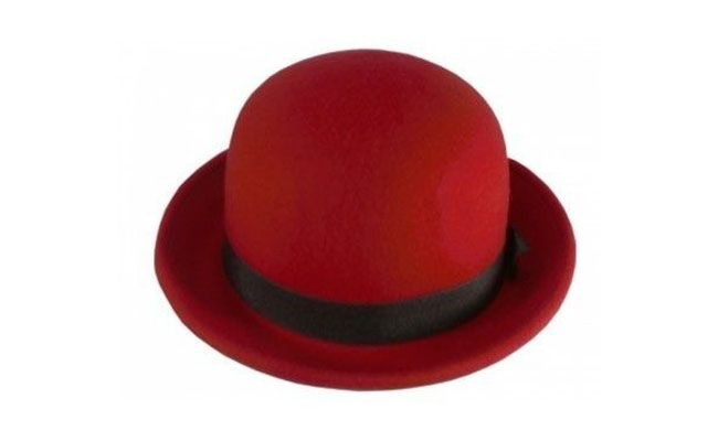 Chapéu Coco por R$88,90 no <a href="http://produto.mercadolivre.com.br/MLB-570312298-chapeu-feltro-chaplin-cco-vermelho-_JM" target="blank_">Mercado Livre</a>