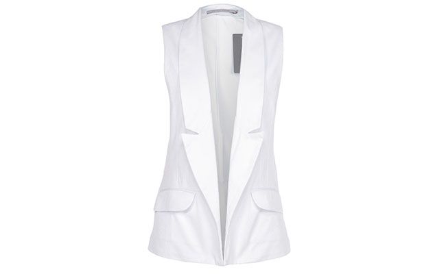 Colete alfaiataria Espaço Fashion por R$223,30 na <a href="http://www.glamour.com.br/colete-espaco-fashion-sem-abotoamento-branco-191693/p" target="blank_">Glamour</a>