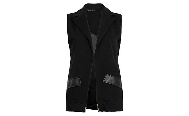 Colete alfaiataria FiveBlu por R$99,90 na <a href="http://www.dafiti.com.br/Colete-FiveBlu-Metal-Preto-1445447.html" target="blank_">Dafiti</a>