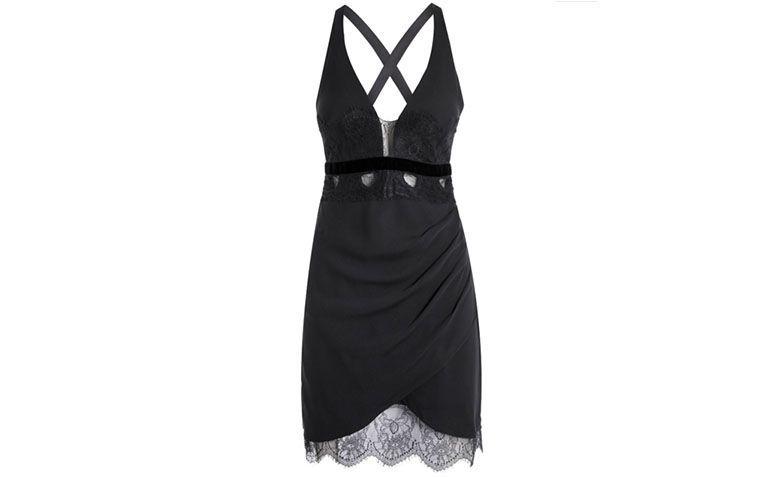 Vestido com decote profundo Bo.Bô por R$1.158 na <a href="http://www.shop2gether.com.br/vestido-black-13.html" target="blank_">Shop2gether</a>