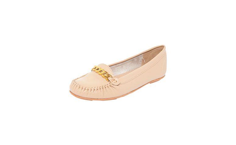 Mocassim FiveBlu por R$79,90 na <a href="http://ad.zanox.com/ppc/?29469393C19188976&ULP=[[http://www.dafiti.com.br/Mocassim-FiveBlu-Bege-1708276.html?utm_source=zanox&utm_medium=deeplink&utm_campaign=Ecolchao_Campanha_30_e_31102013_Pronta_Entrega_Frete_Gratis&prc=9898]]" target="blank_">Dafiti</a>