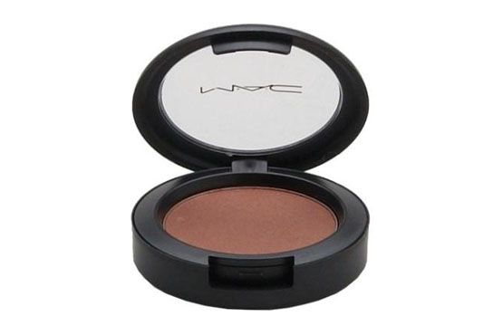 Powder blush MAC na cor Harmony (sugestão Camila Coelho) por R$115 na Sephora