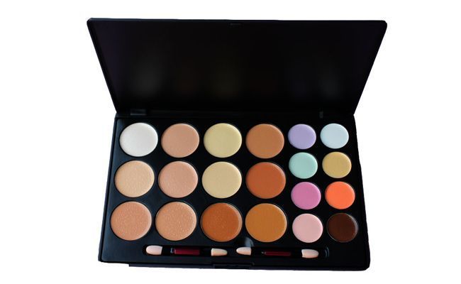 Paleta 20 corretivos por R$69,00 na <a href="http://www.flordemeninamakeup.net/paleta-20-corretivos-p57" target="blank_">Flor de Menina</a>