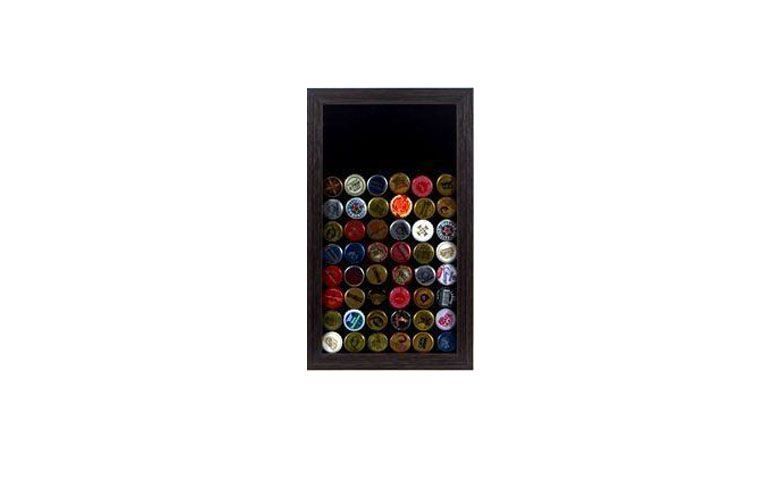 Quadro decorativo porta tampinhas de cerveja por R$129,90 na <a href="http://www.lojatip.com.br/quadro-decorativo-porta-tampinhas-de-cerveja-colecionador" target="blank_">Loja Tip</a>