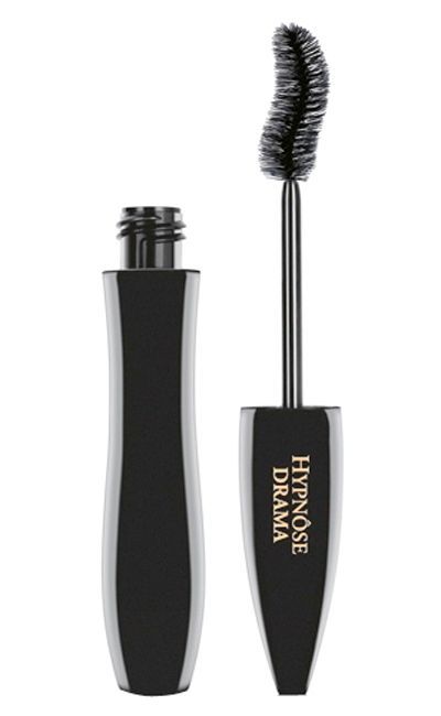 Ela também recomenda o Lancôme Hypnôse Drama por R$155 na <a href="http://www.sephora.com.br/lancome/maquiagem/olhos/mascara-de-cilios-hypnose-drama-8537" target="blank_"> Sephora </a>