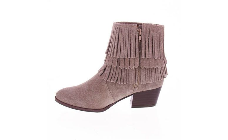 Bota Desmond por R$199,99 na <a href="http://www.passarela.com.br/passarela/produto/ankle-boots-feminina-desmond-rato-6010383181-0" target="blank_">Passarela</a>