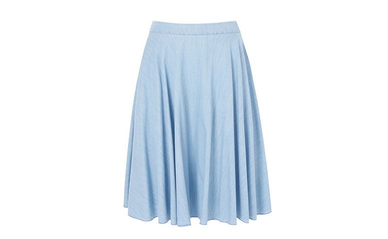 Saia midi Eva por R$ 399,00 na <a href="http://www.oqvestir.com.br/saia-midi-eva-jeans-light-azul.html?new" target="_blank">Oqvestir</a>