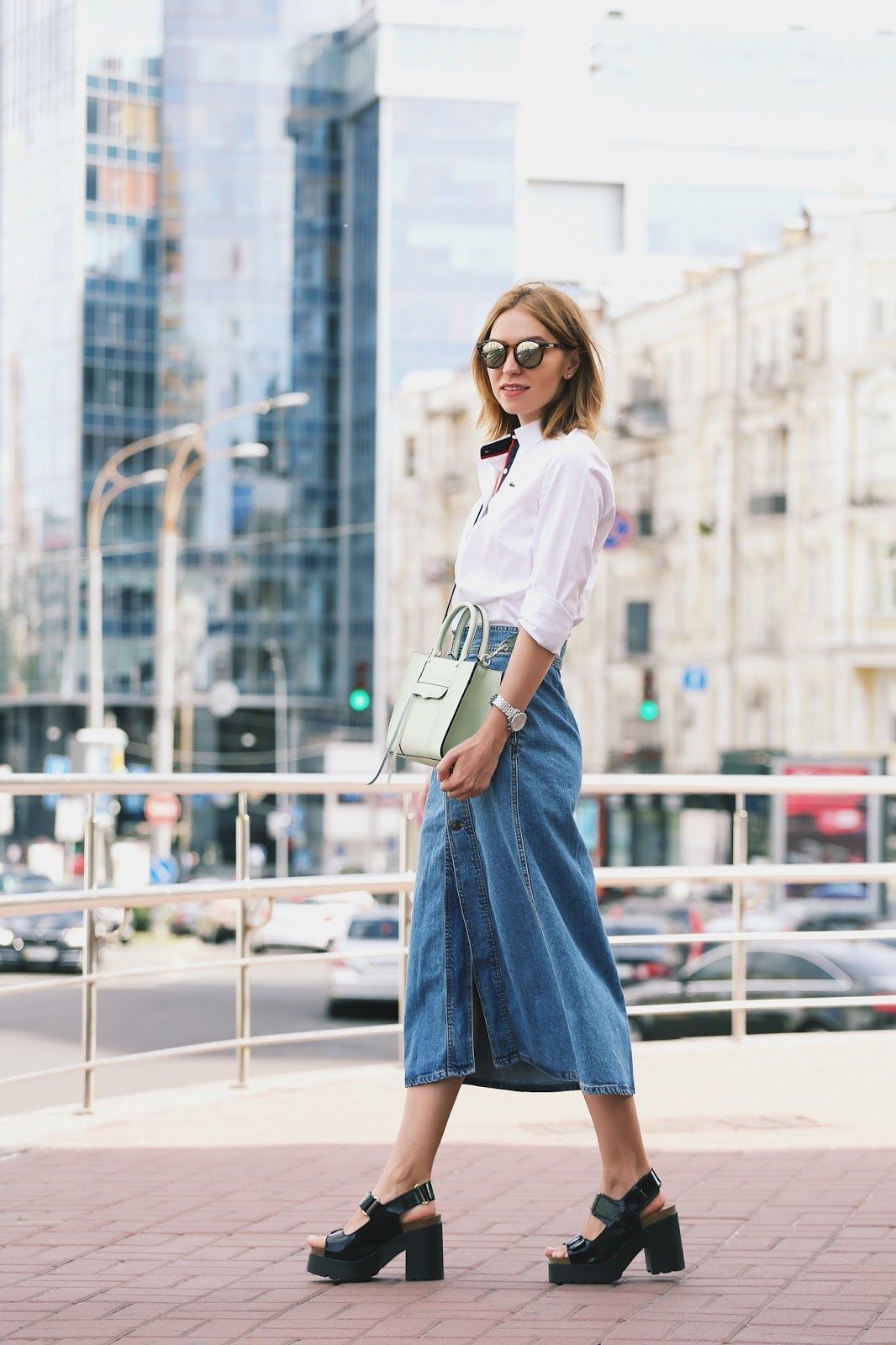 Foto: Reprodução / <a href="http://www.allaboutaccent.com/2015/07/spotted-denim-skirt.html " target="_blank">All about accent</a>