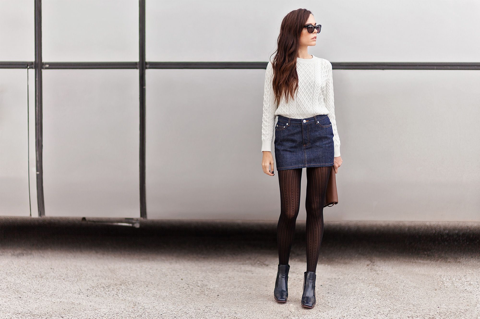 Foto: Reprodução / <a href="http://www.styleheroine.com/2014/11/18/raw-denim-white-knits/ " target="_blank">Style Heroine/a>
