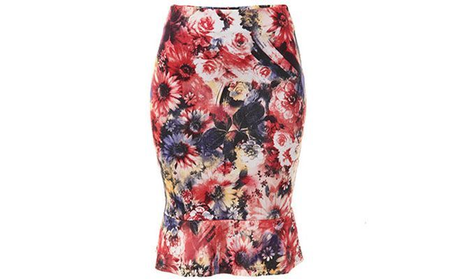 Saia midi com babado floral Brenda Lee por R$69,99 na <a href="http://www.passarela.com.br/feminino/produto/6400684316/Saia-Midi-Floral-Com-Peplum-Brenda-Lee-7000620---Vermelho/" target="blank_">Passarela</a>
