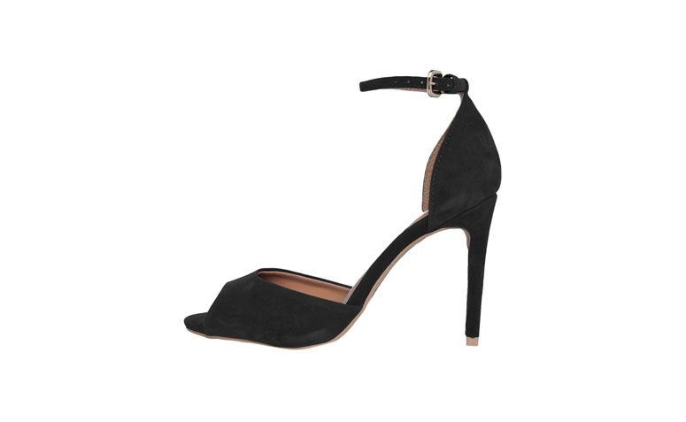 Sandália Masiero por R$62,99 na <a href="http://ad.zanox.com/ppc/?28065109C79450365&ULP=[[http://www.dafiti.com.br/Sandalia-Masiero-Preta-1714964.html?utm_source=zanox&utm_medium=deeplink_generator&utm_campaign=deeplink_generator]]" target="blank_">Dafiti</a>