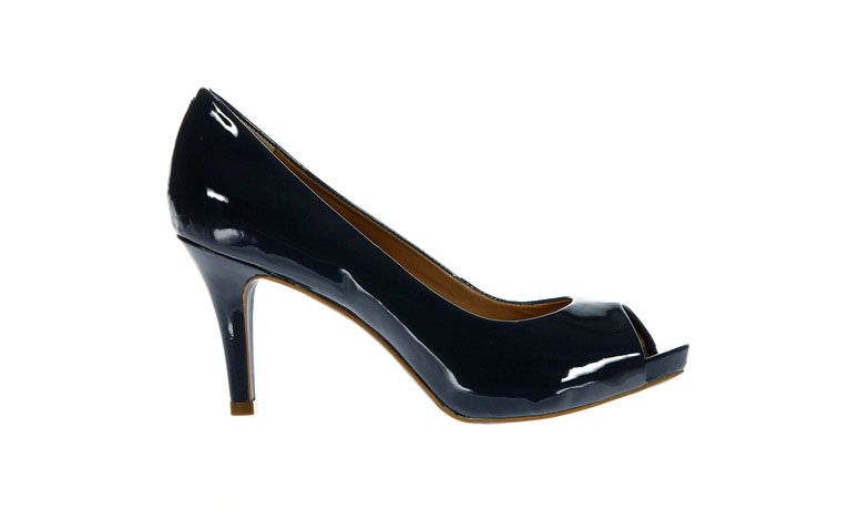 Peep Toe Dumond por R$249,90 na <a href="http://ad.zanox.com/ppc/?29468868C78466345&ulp=[[http://www.zattini.com.br/produto/peep-toe-dumond-meia-pata-salto-medio-E03-0007-012?]]" target="blank_">Zattini</a>