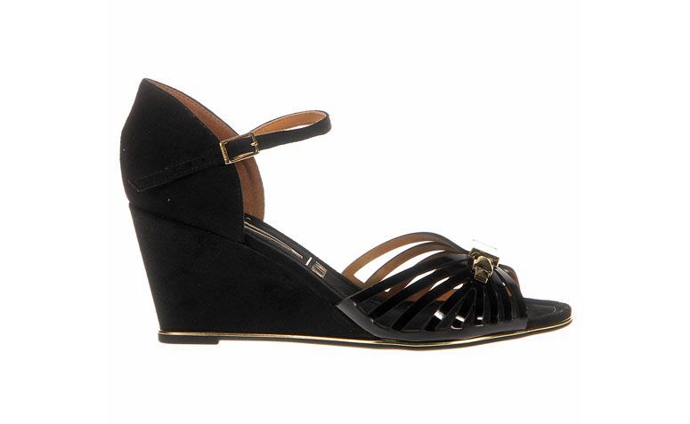 Sandália Anabela Vizzano por R$99,90 na <a href="http://ad.zanox.com/ppc/?29468868C78466345&ulp=[[http://www.zattini.com.br/produto/sandalia-vizzano-anabela-media-vazada-frente-E11-0075-006]]" target="blank_">Zattini</a>