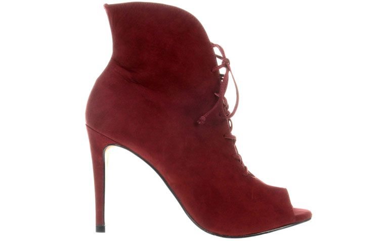 Ankle Boot Jorge Alex por R$299,90 na <a href="http://ad.zanox.com/ppc/?29468868C78466345&ulp=[[http://www.zattini.com.br/produto/ankle-boot-jorge-alex-amarracoes-E47-0772-788?]]" target="blank_">Zattini</a>