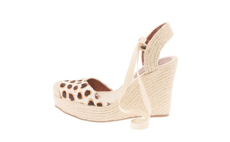 Espadrille My Shoes por R$114 na <a href="http://www.oqvestir.com.br/sandalia-anabela-my-shoes-onca---off-white-58980.aspx/p" target="blank_">Oqvestir</a>