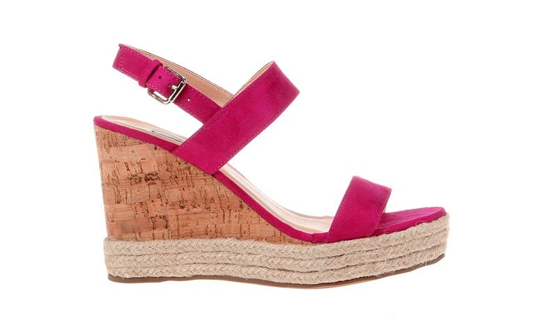 Sandália Jorge Alex por R$189,90 na <a href="http://ad.zanox.com/ppc/?29468868C78466345&ulp=[[http://www.zattini.com.br/produto/sandalia-jorge-alex-anabela-corda-E47-0191-338]]" target="blank_">Zattini</a>