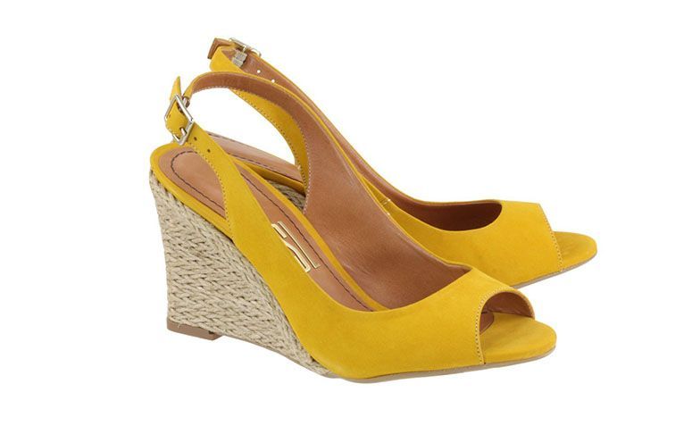 Sandália anabela Santa Lolla por R$189,90 na <a href="http://www.acquarelashop.com.br/sandaila-anabela-salto-medio-santa-lolla-sunny-1.html" target="blank_">Acquarela Shop</a>