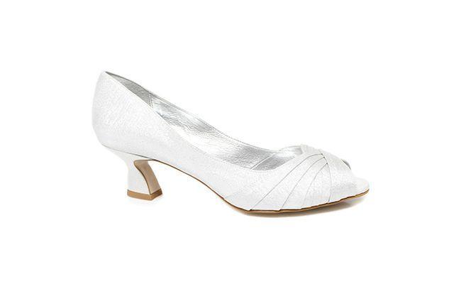 Sapato Peep Toe por R$ 165,90 na <a href="http://www.zariff.com.br/sapato-peep-toe-laura-porto-md1169-prata" target="blank_">Zariff</a>